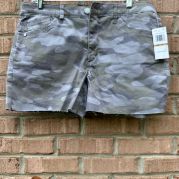 NWT Democracy Camo Gray Shorts - Picture 1 of 5